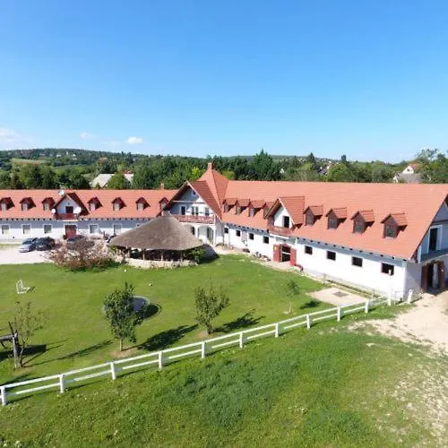 Bed & Breakfast Lobarat Panzio *