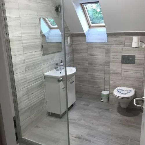 ベッド・アンド・ブレックファスト Lobarat Panzio *